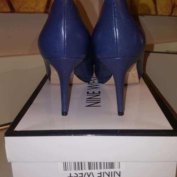 Shoes - Picture 4 of 5